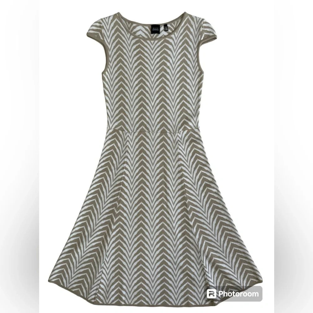 Saks Fifth Avenue Knit Chevron A-Line Cap Sleeve Dress Size S-P